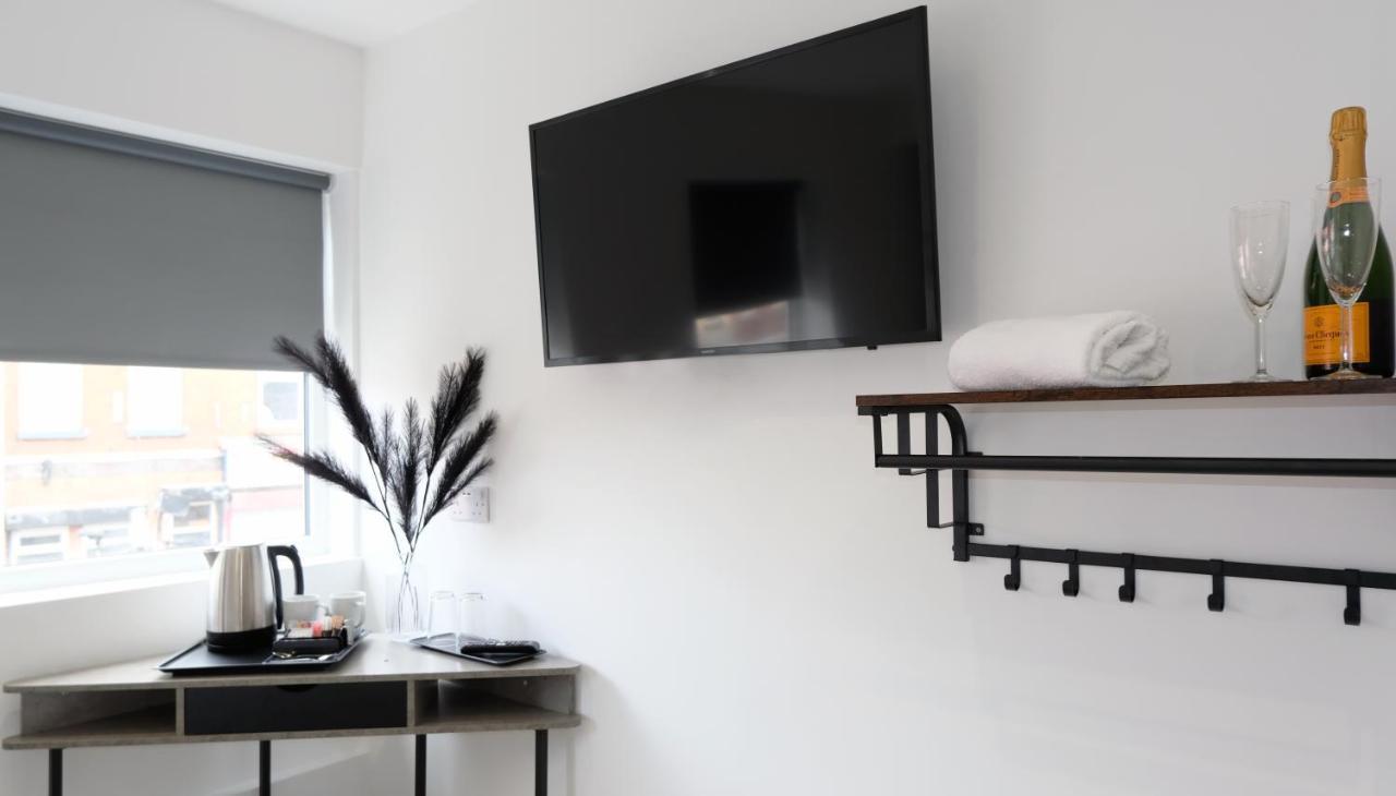 The Kop End Hotel By Serviced Living Liverpool Ngoại thất bức ảnh
